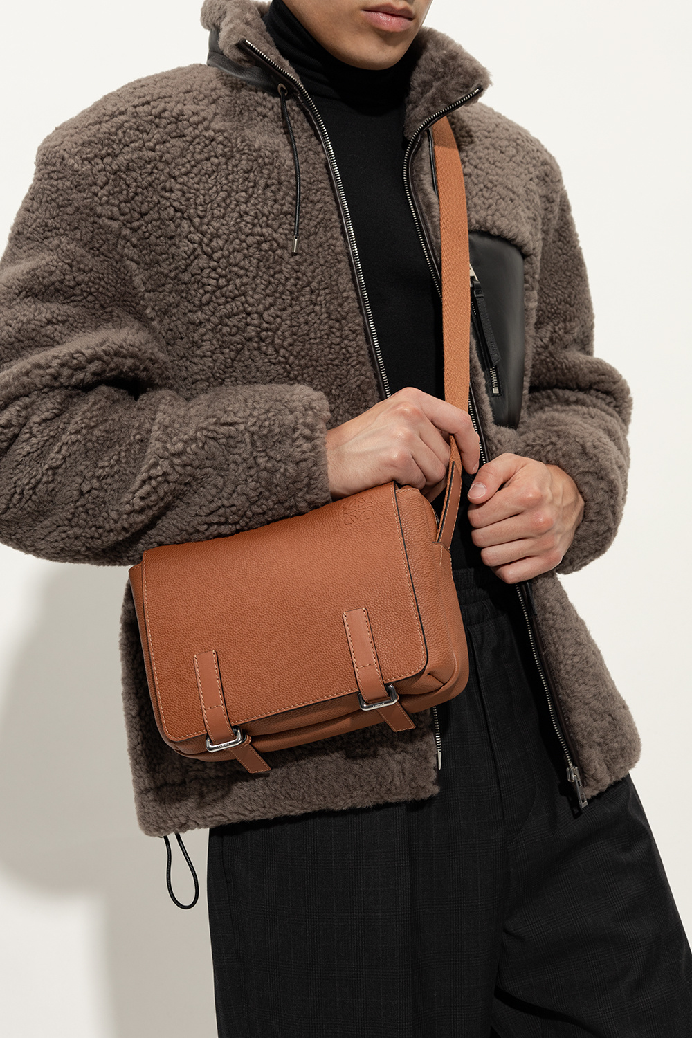 Loewe messenger hot sale